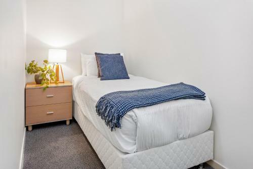 Apartamento Cbd? ?unit? ?with? ?balcony? ?and? ?pool? ?near? ?shops? ?and ?gardens? ?