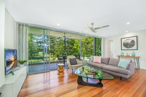Sedgley Place - Executive 2br Terrace Home On The Park