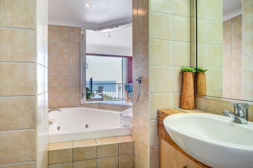 Apartamento Top Floor Kings Beach Views With Private Rooftop Terrace With Spa Bath