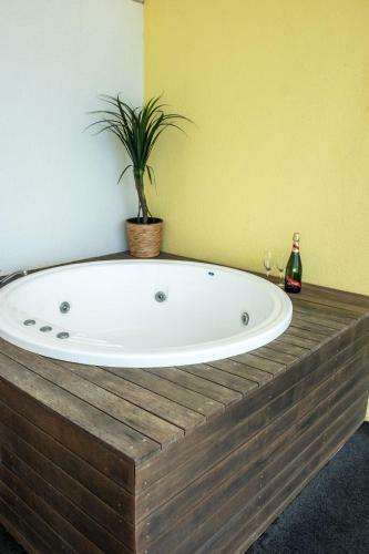 Apartamento Top Floor Kings Beach Views With Private Rooftop Terrace With Spa Bath