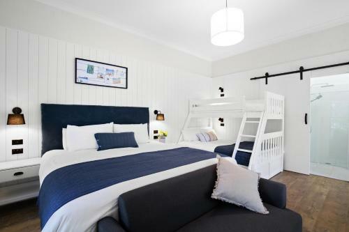Motel Surfaris Retreat