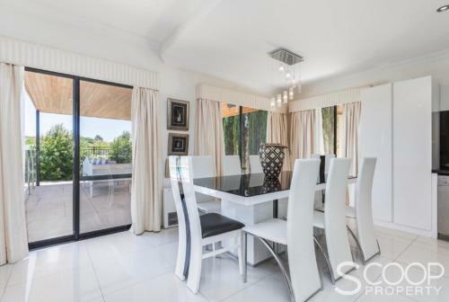 Luxury Villa W Pool & Spas