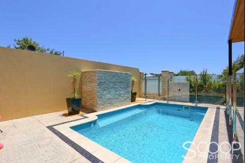 Luxury Villa W Pool & Spas