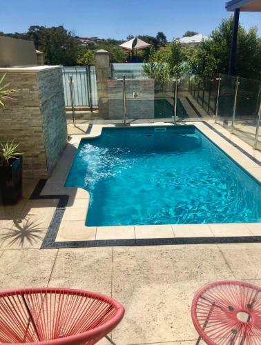Luxury Villa W Pool & Spas