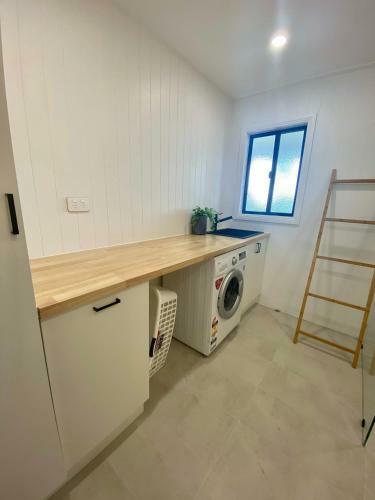 Coolum Beach Hidden Gem With Pool, Wifi, Netflix