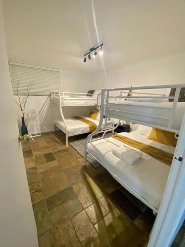 Coolum Beach Hidden Gem With Pool, Wifi, Netflix