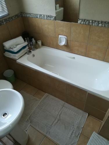 Tirzah's B&B And Self Catering