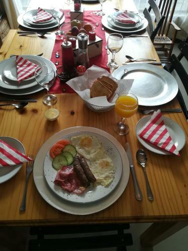 Tirzah's B&B And Self Catering