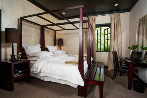 Hostal Firlane House