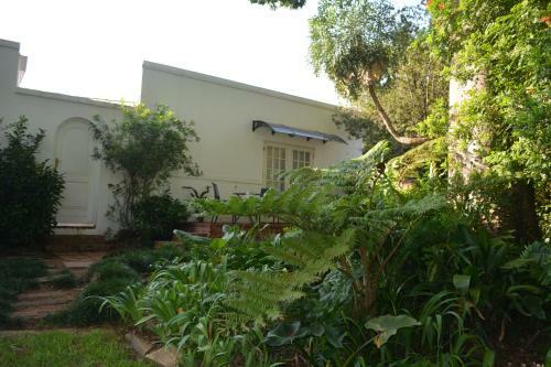 Hostal 4living Guesthouse