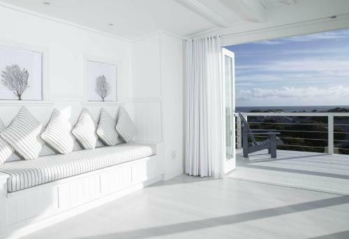 The White House Beach Villa