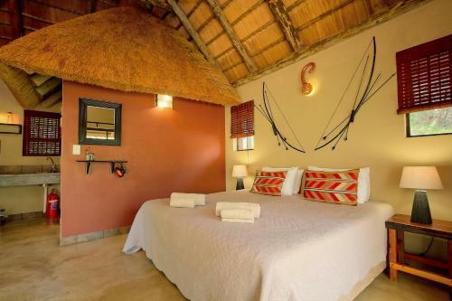 Bed & Breakfast Ehlathini Lodge