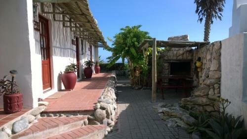 Hostal Baviana Beach Lodge
