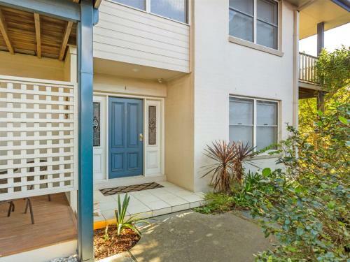 Tokelau 3 - Tuncurry Townhouse