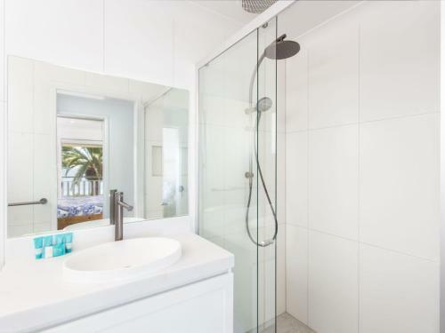 Aqua Palm With Sweeping One Mile Views