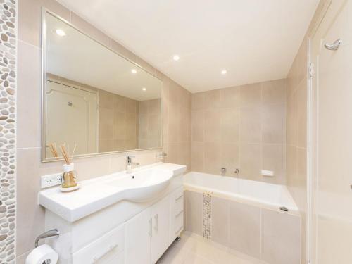 Apartamento Wallis Court 6