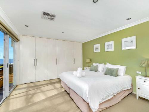 Rendezvous Gerringong 4pm Check Out Sundays