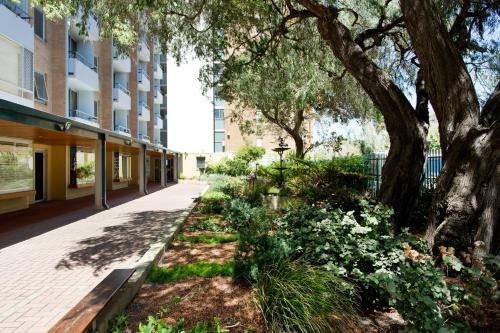 Central Hidden Gem - Fremantle Apartment