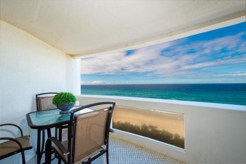3 Bedroom Apartment - Panoramic Ocean Views