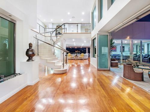4.5 Million Dollar Dream Mansion In Surfers Paradise