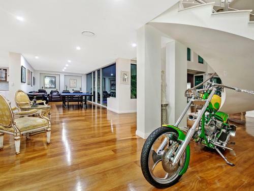 4.5 Million Dollar Dream Mansion In Surfers Paradise