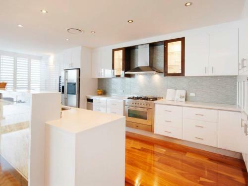 4.5 Million Dollar Dream Mansion In Surfers Paradise