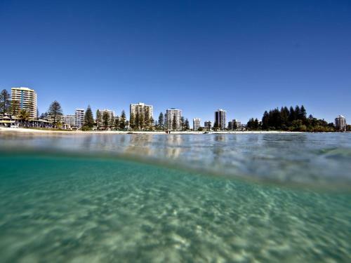 Apartamento Cobden Court Unit 2 - Airconditioned Unit In A Beachside Position Rainbow Bay