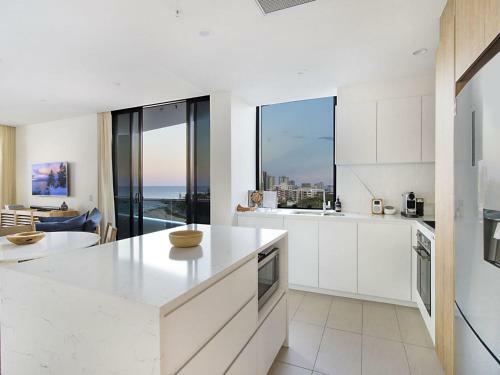 Iconic Unit 1504 - Brand New Beachfront Apartment In Kirra Coolangatta