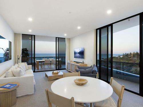 Iconic Unit 1504 - Brand New Beachfront Apartment In Kirra Coolangatta