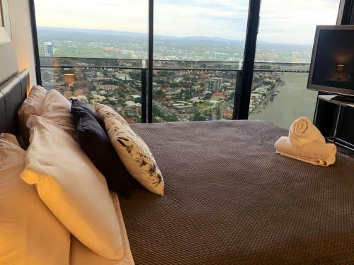 Breathtaking Views 4bd High Floor Lux Apartment