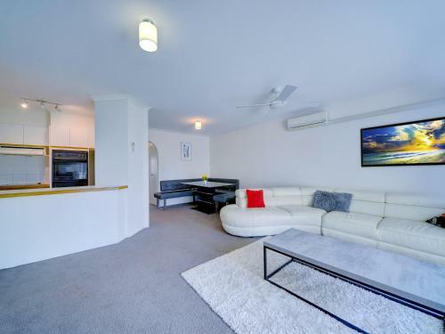 2br Aloha Lane Main Beach Apartment