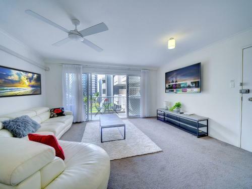2br Aloha Lane Main Beach Apartment