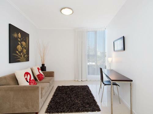 Reflections Tower 2 Unit 401 - Beachfront, Views And In A Great Location