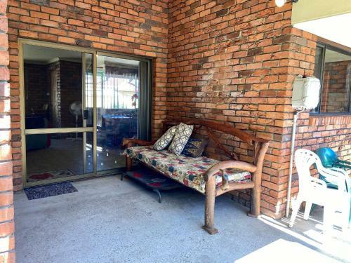 Bromeliads Unit 2 7 Ballanda Crescent