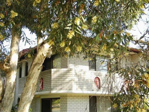 Clarence Court Unit 5 66 Charles Street