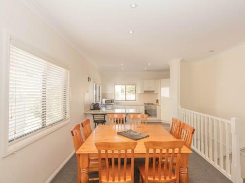 Alaska 8 Poley Cow Lane