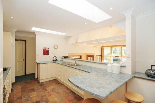 Bonnie Doon - Family Friendly Home!