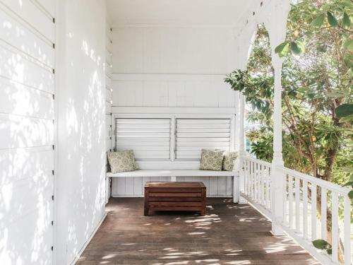 Blake House - Iconic Coastal Homestead