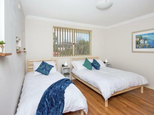 Emerald - Coastal Walk, Swimming Pool, Pet Friendly
