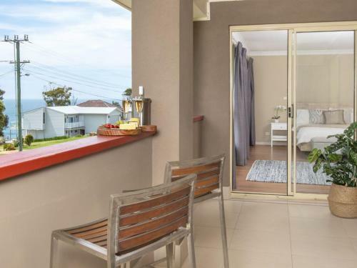 Emerald - Coastal Walk, Swimming Pool, Pet Friendly