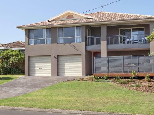 Emerald - Coastal Walk, Swimming Pool, Pet Friendly