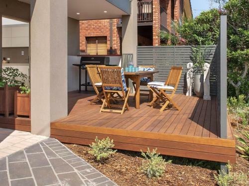 Emerald - Coastal Walk, Swimming Pool, Pet Friendly