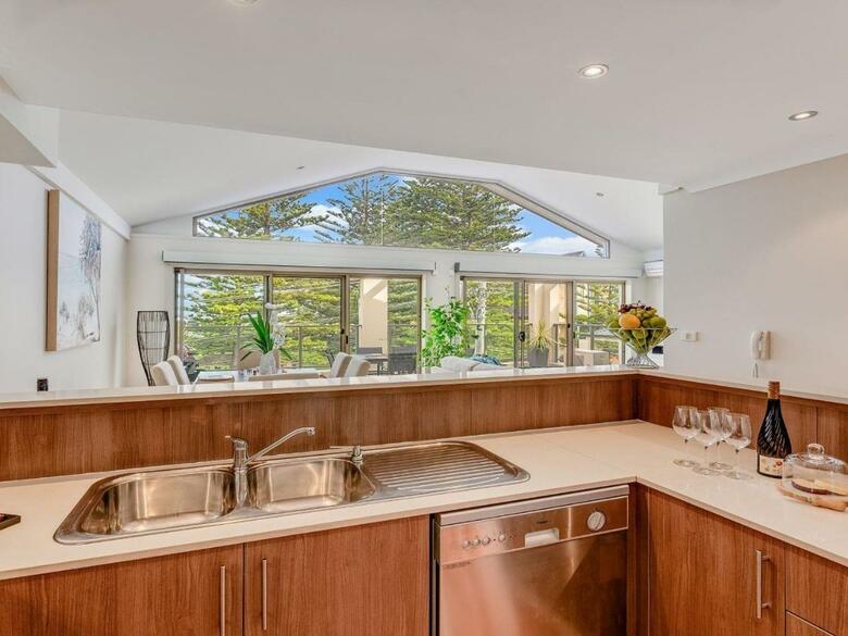 Shore To Please - Comfort, Cafes And Beaches