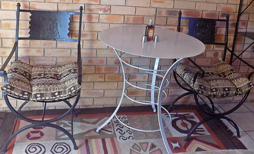 Hostal Eddies Self Catering Or B&B