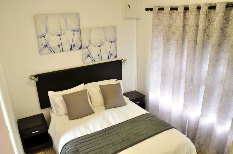 Hostal Me Casa Guest House