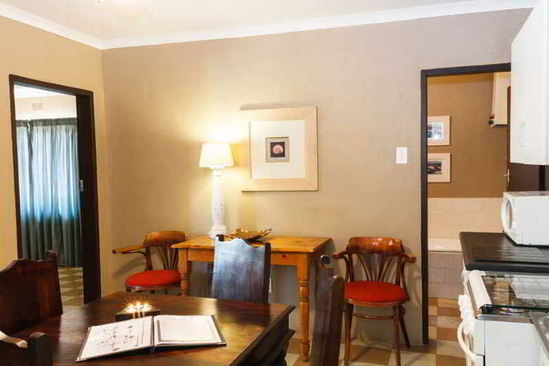 Hostal Birdsong Cottages