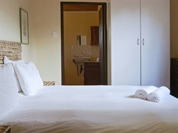 Hostal Birdsong Cottages