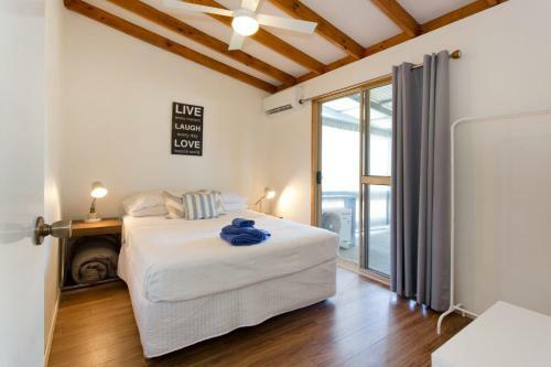 Apartamento Surf And Sunsets, Beach Holiday Home Mandurah