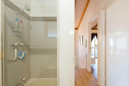 Apartamento Surf And Sunsets, Beach Holiday Home Mandurah