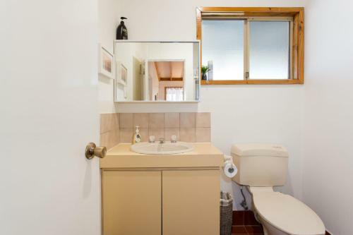 Apartamento Surf And Sunsets, Beach Holiday Home Mandurah